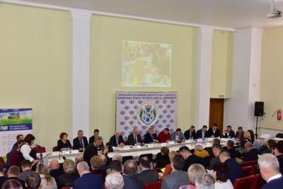 &laquo;Вчись, працюй, живи на Черкащині!&raquo; - У ЧДТУ пройшов Форум соціального партнерства освіти, об&rsquo;єднаних територіальних громад, роботодавців та професійних спілок Черкащини